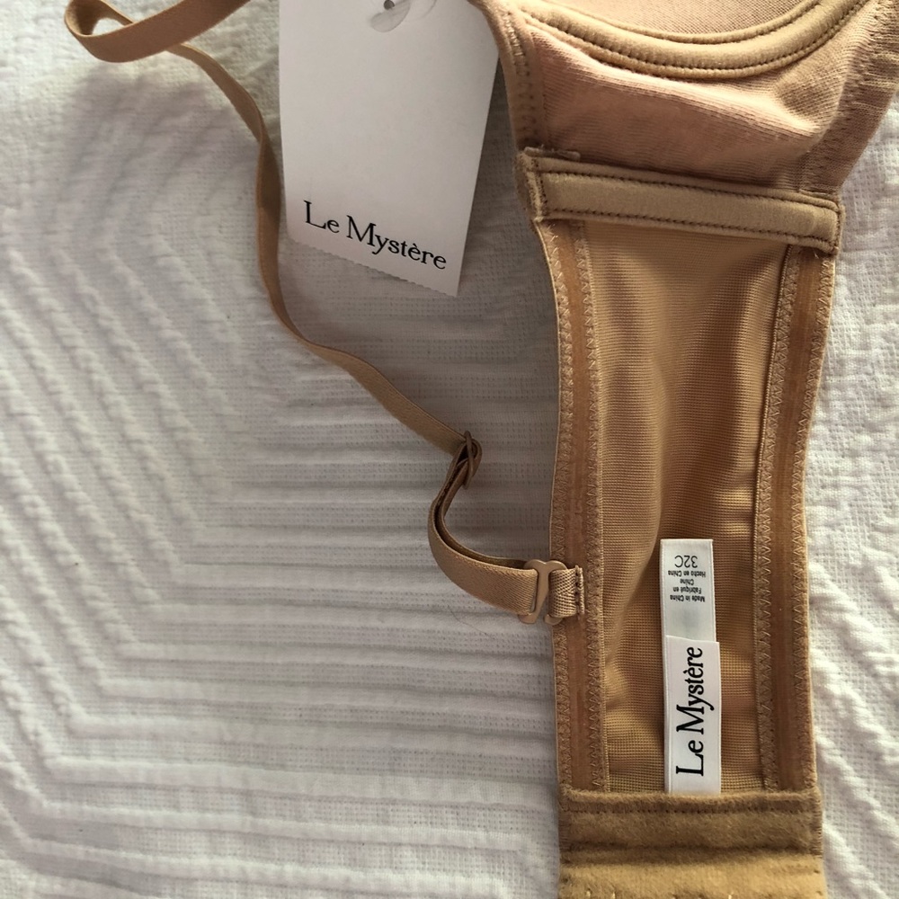 Le Mystere Women’s Sculptural Strapless Bra